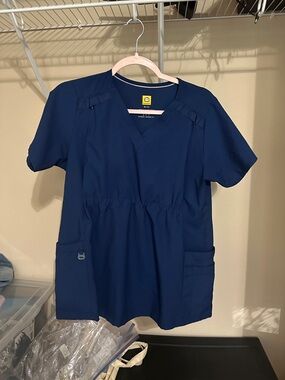 WonderWink Navy V-Neck Scrub Top with Pockets